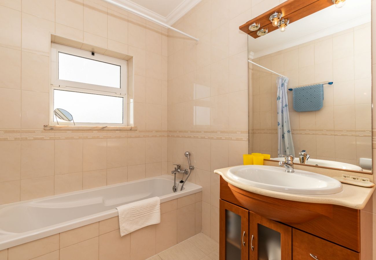 Casa adosada en Manta Rota - Villa con 2 dormitorios y patio by AlgarveManta (8V2)