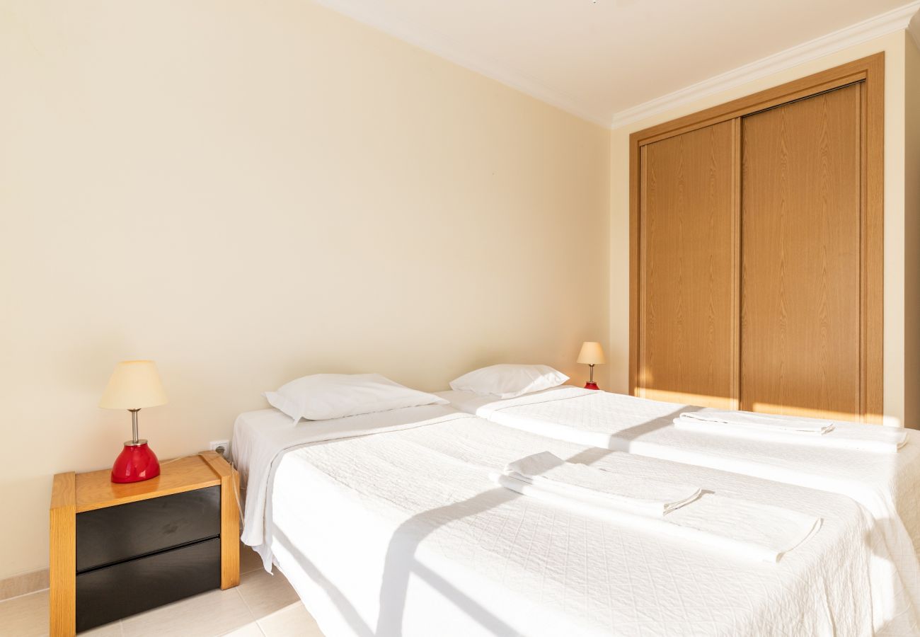 Casa adosada en Manta Rota - Villa con 2 dormitorios y patio by AlgarveManta (8V2)