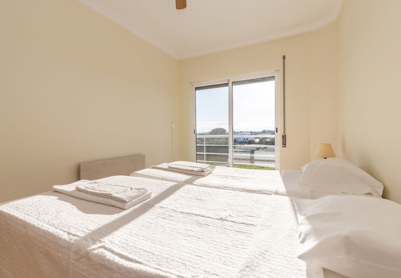 Casa adosada en Manta Rota - Villa con 2 dormitorios y patio by AlgarveManta (8V2)