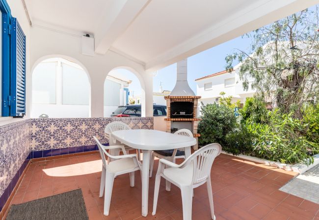 Casa en Manta Rota - Casa a 50m de la playa, patio con barbacoa e internet de fibra by ALGARVEMANTA (6V3)