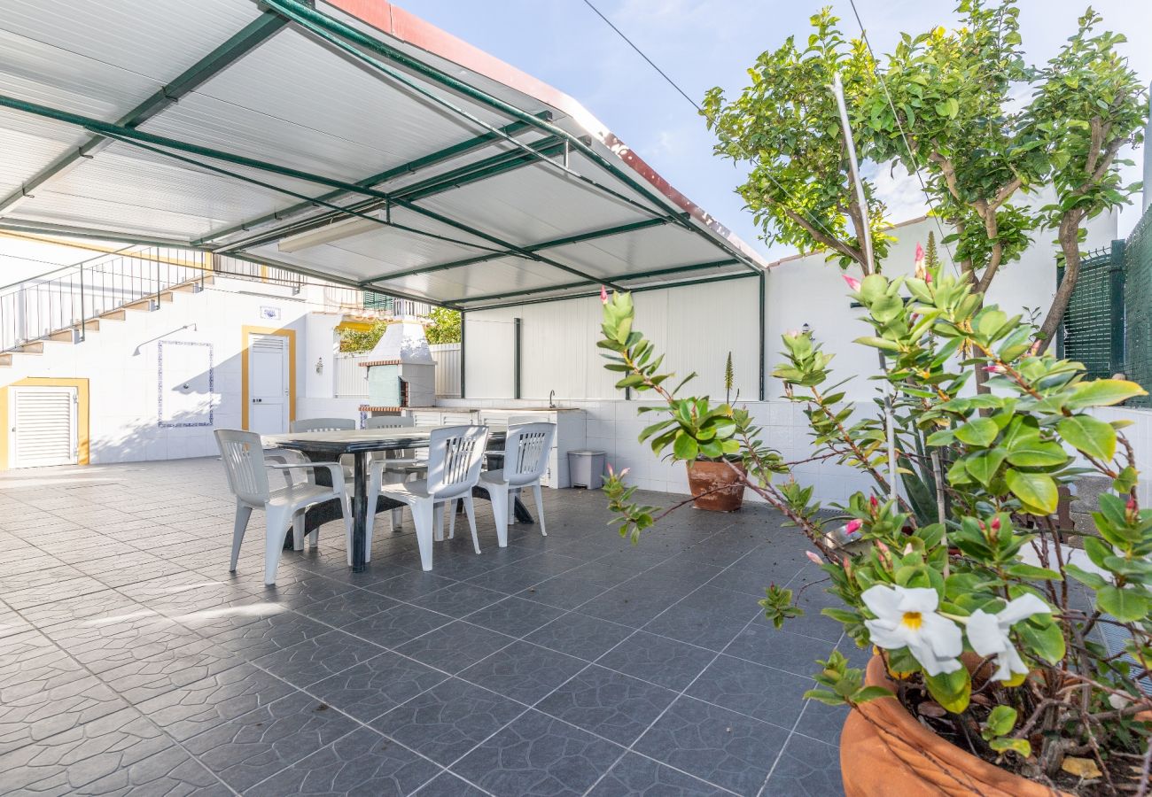 Apartamento en Manta Rota - Piso de 2 dormitorios con patio trasero by AlgarveManta (35T2)