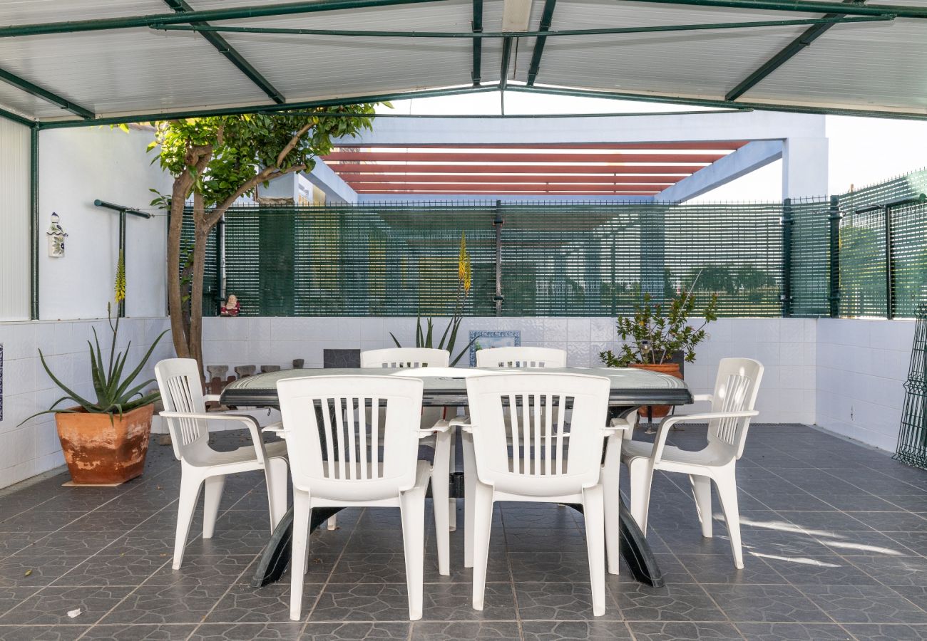 Apartamento en Manta Rota - Piso de 2 dormitorios con patio trasero by AlgarveManta (35T2)