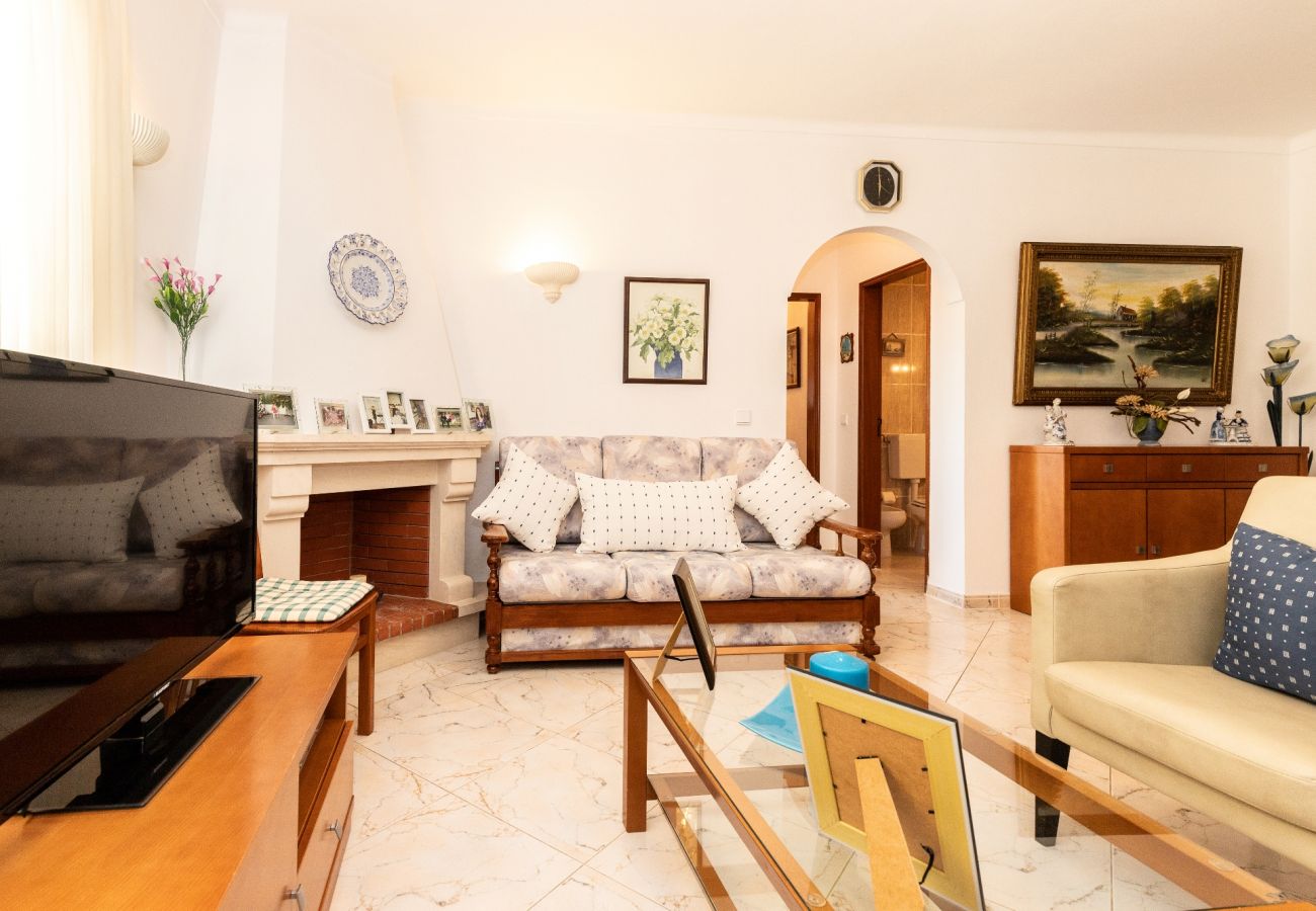 Apartamento en Manta Rota - Piso de 2 dormitorios con patio trasero by AlgarveManta (35T2)