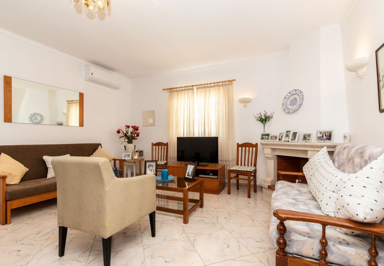 Apartamento en Manta Rota - Piso de 2 dormitorios con patio trasero by AlgarveManta (35T2)