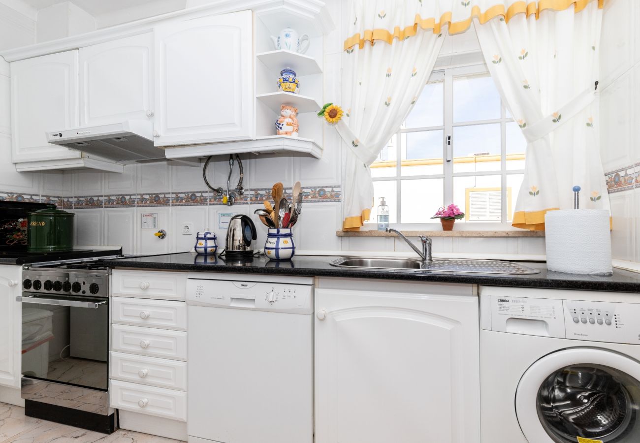 Apartamento en Manta Rota - Piso de 2 dormitorios con patio trasero by AlgarveManta (35T2)