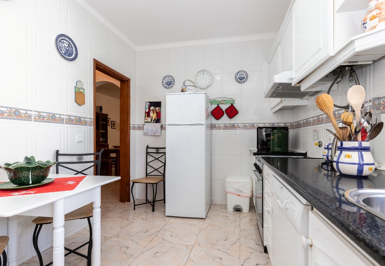 Apartamento en Manta Rota - Piso de 2 dormitorios con patio trasero by AlgarveManta (35T2)