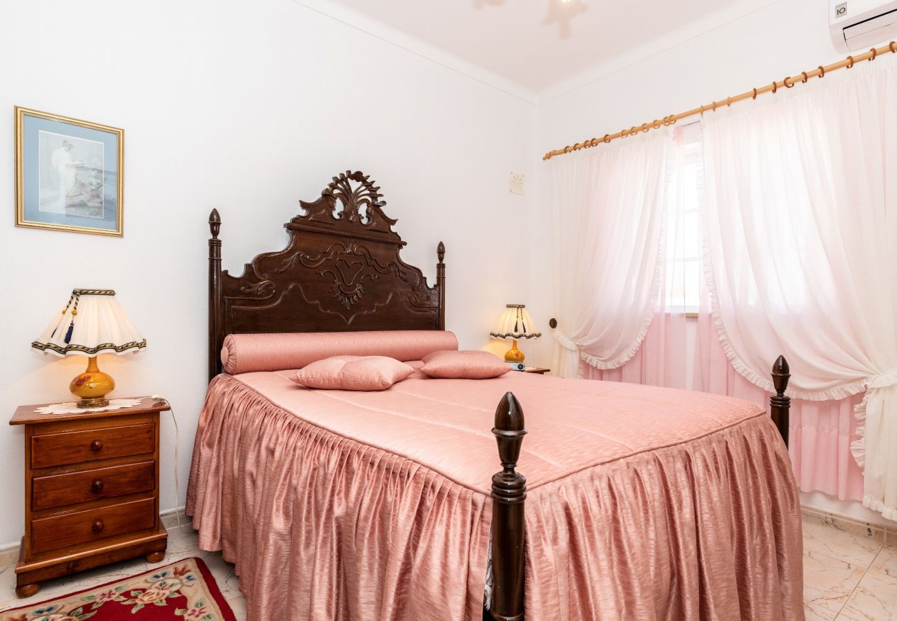 Apartamento en Manta Rota - Piso de 2 dormitorios con patio trasero by AlgarveManta (35T2)