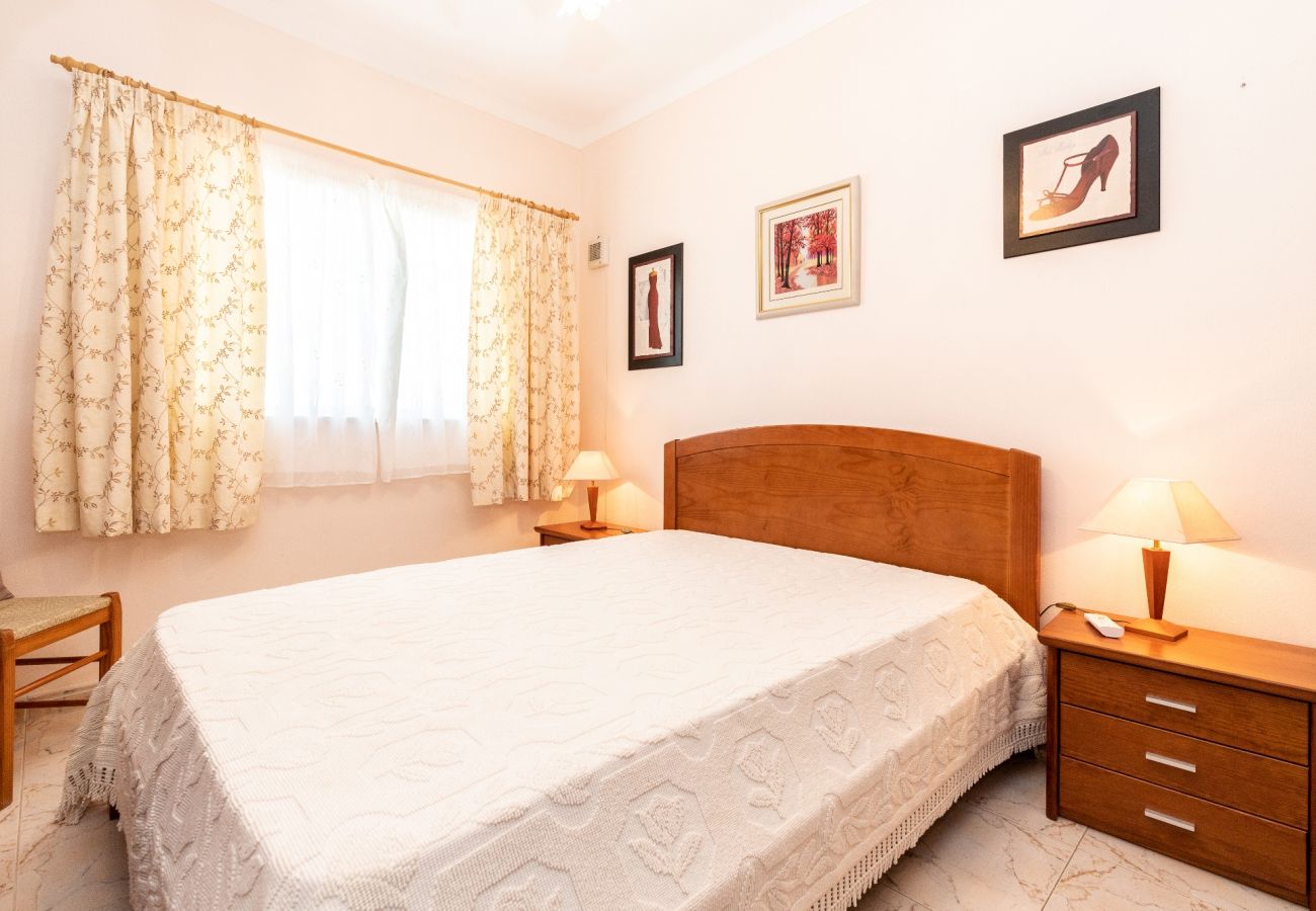 Apartamento en Manta Rota - Piso de 2 dormitorios con patio trasero by AlgarveManta (35T2)