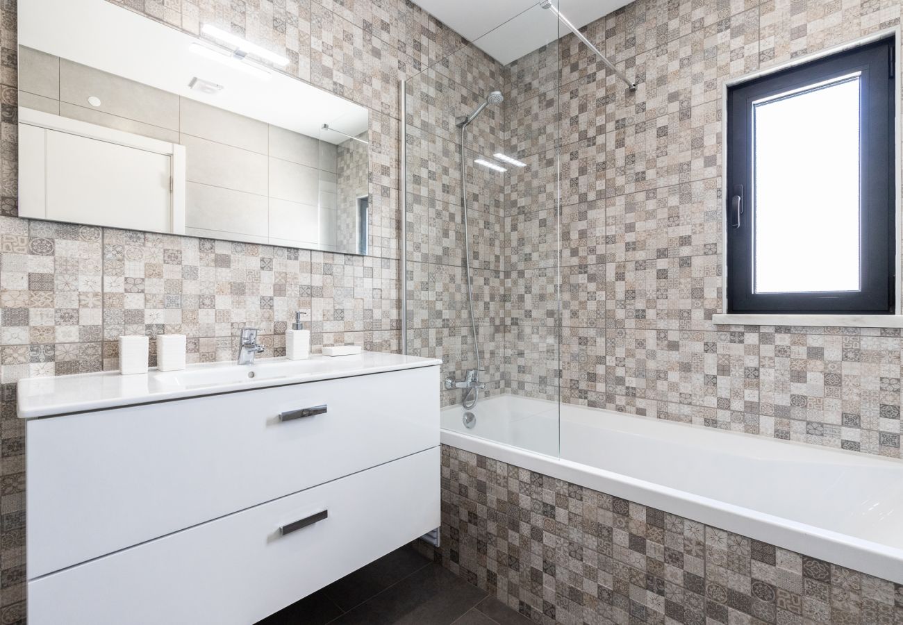 Casa adosada en Manta Rota - Villa de 4 dormitorios con piscina y en condominio by AlgarveManta (6V4)