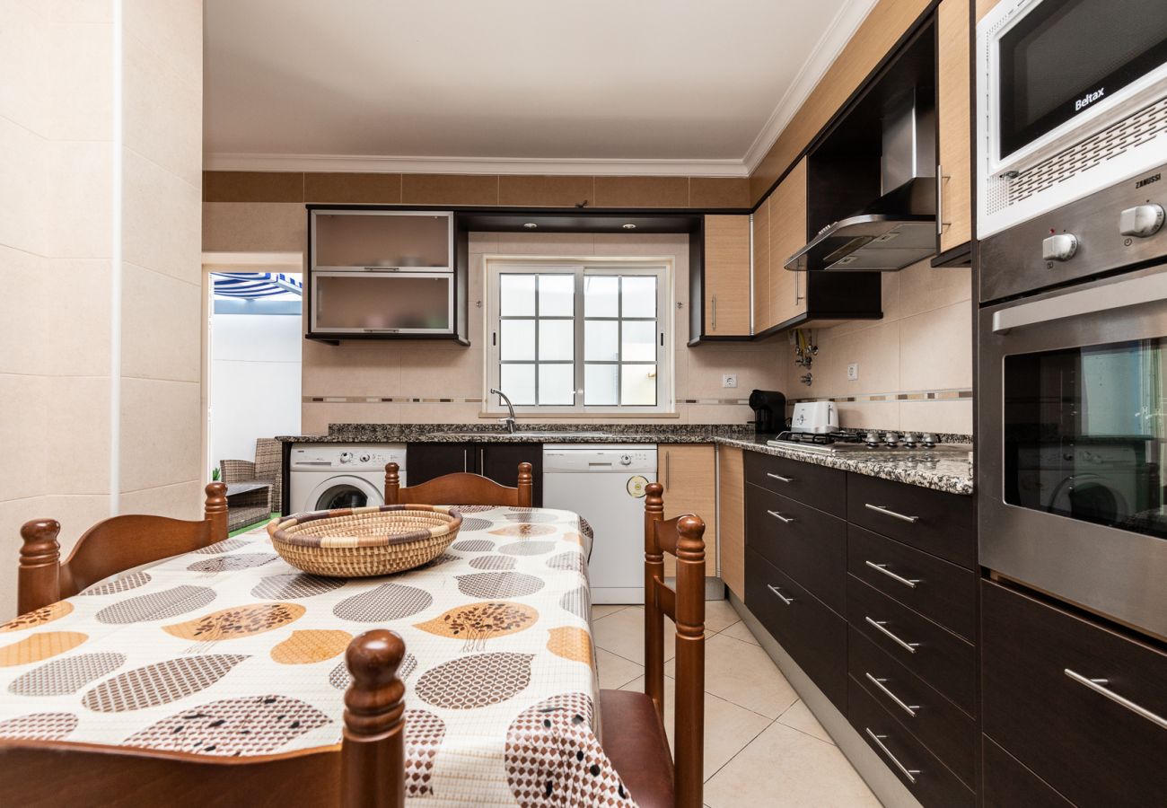 Casa adosada en Manta Rota - Casa de 4 habitaciones en Condominio con piscina by AlgarveManta (9V4)