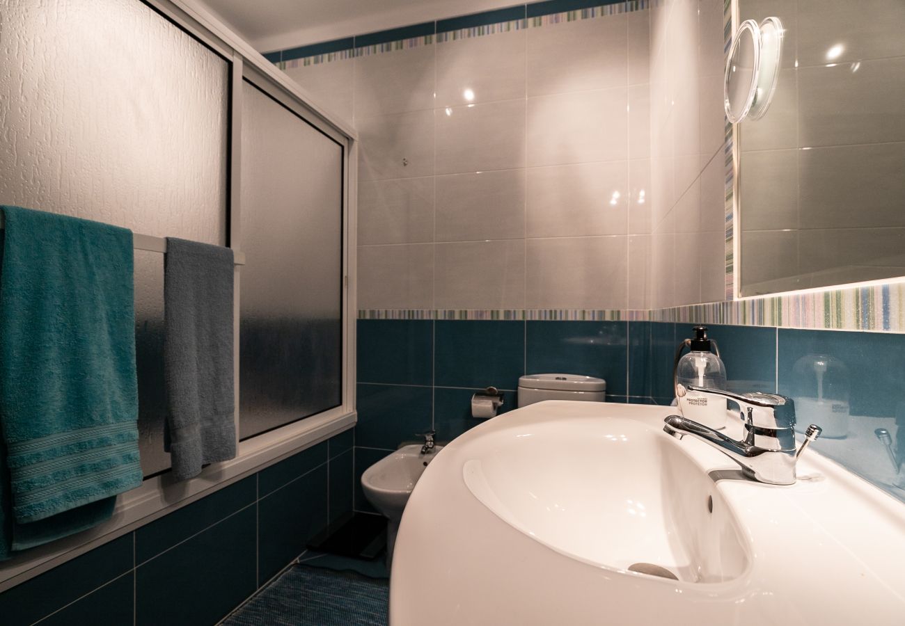 Casa adosada en Manta Rota - Villa de 3 dormitorios a 50 metros de la playa con patio por AlgarveManta (15V3)