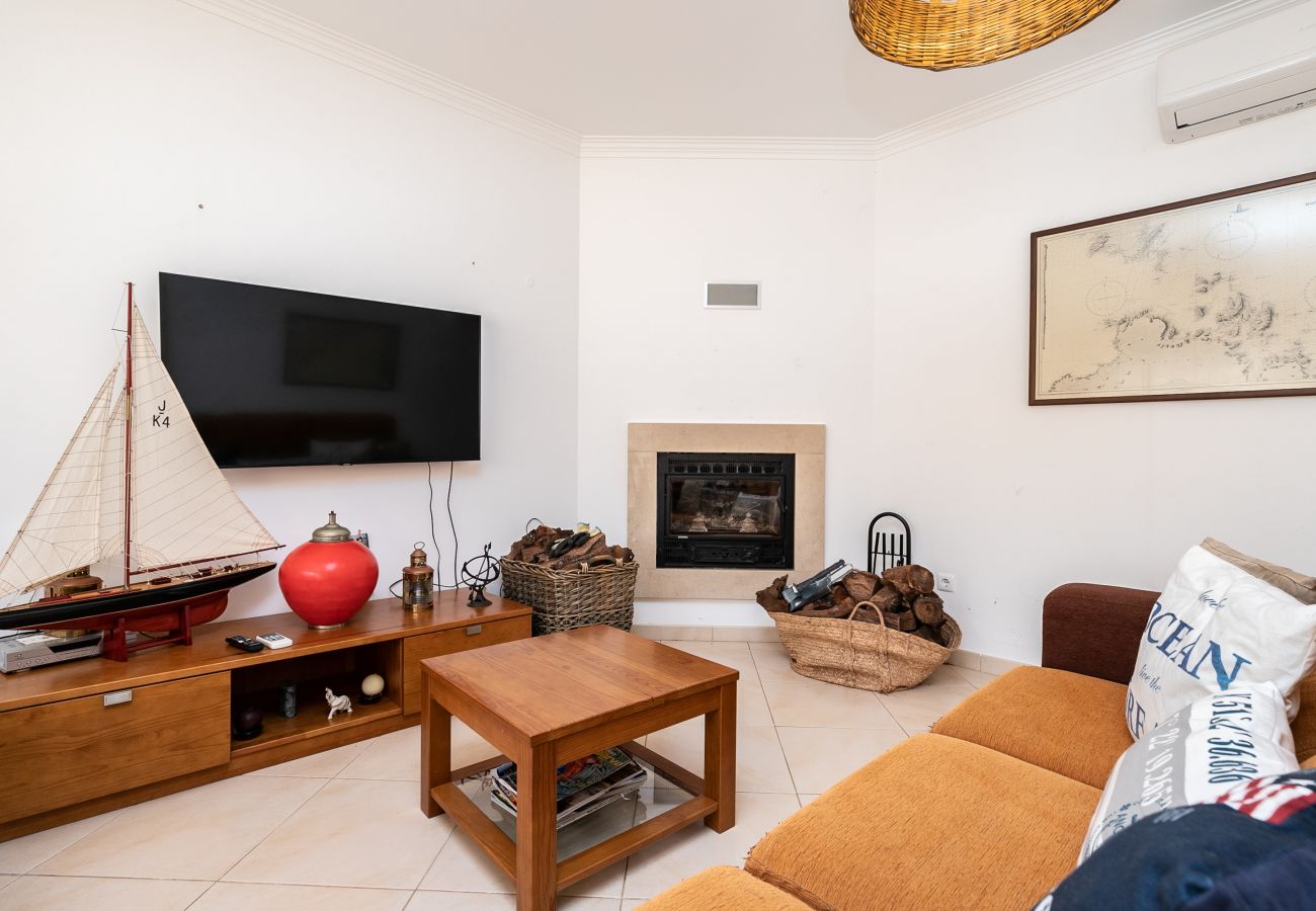 Casa adosada en Manta Rota - Villa de 3 dormitorios a 50 metros de la playa con patio por AlgarveManta (15V3)