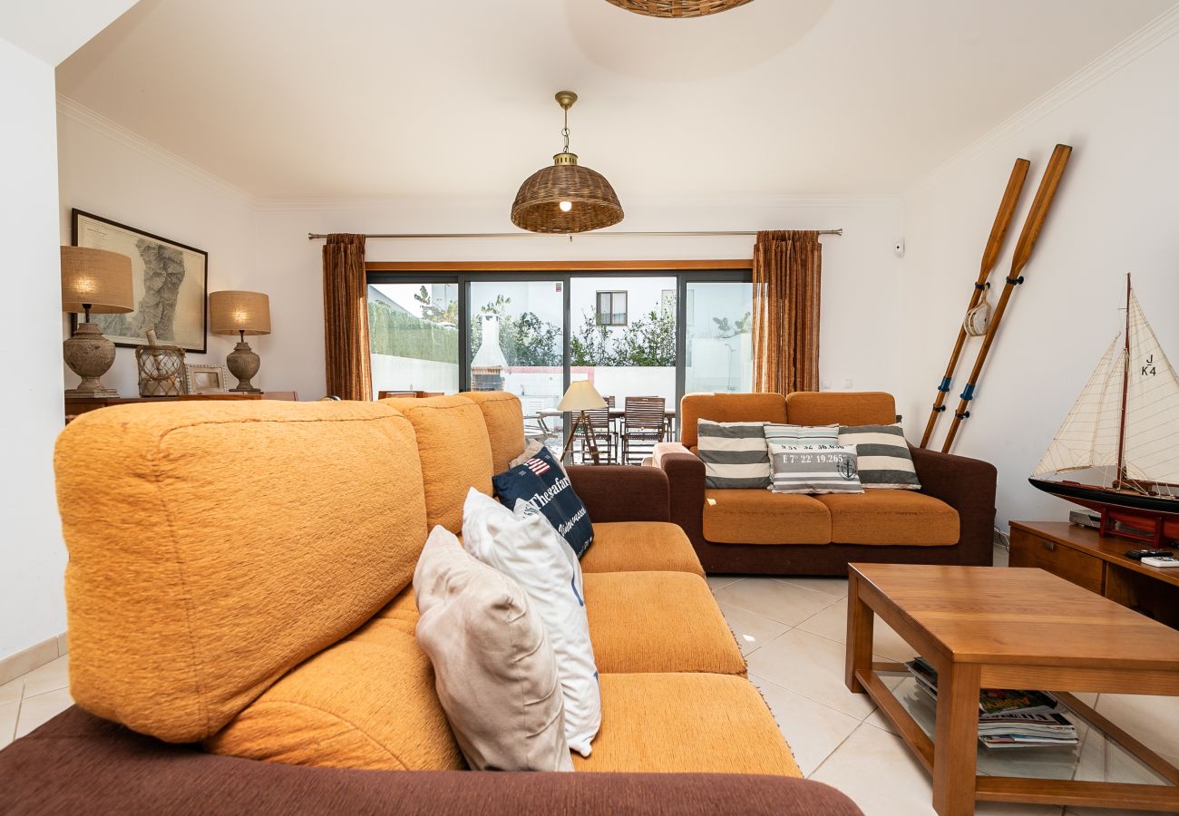 Casa adosada en Manta Rota - Villa de 3 dormitorios a 50 metros de la playa con patio por AlgarveManta (15V3)