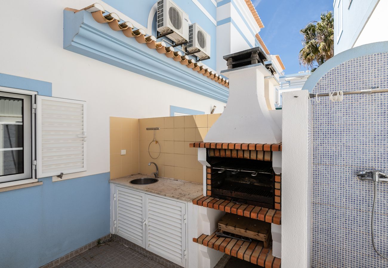 Casa adosada en Manta Rota - Villa de 3 dormitorios en condominio con piscina por AlgarveManta (3V3)