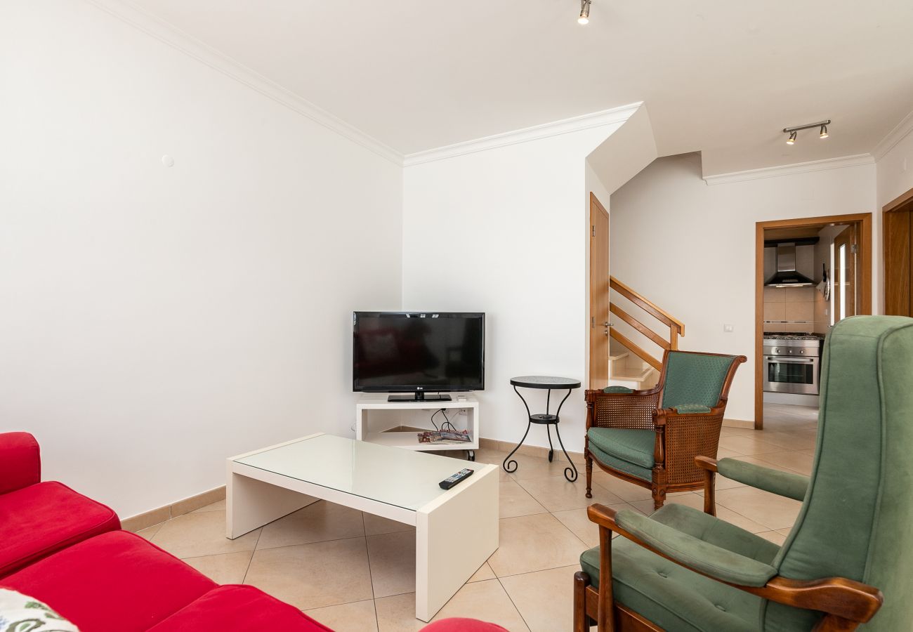 Casa adosada en Manta Rota - Villa de 3 dormitorios en condominio con piscina por AlgarveManta (3V3)