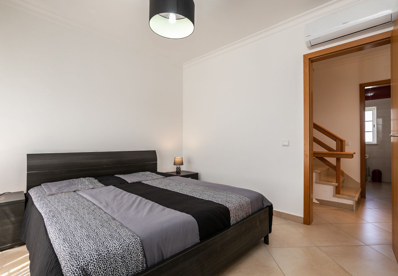 Casa adosada en Manta Rota - Villa de 3 dormitorios en condominio con piscina por AlgarveManta (3V3)