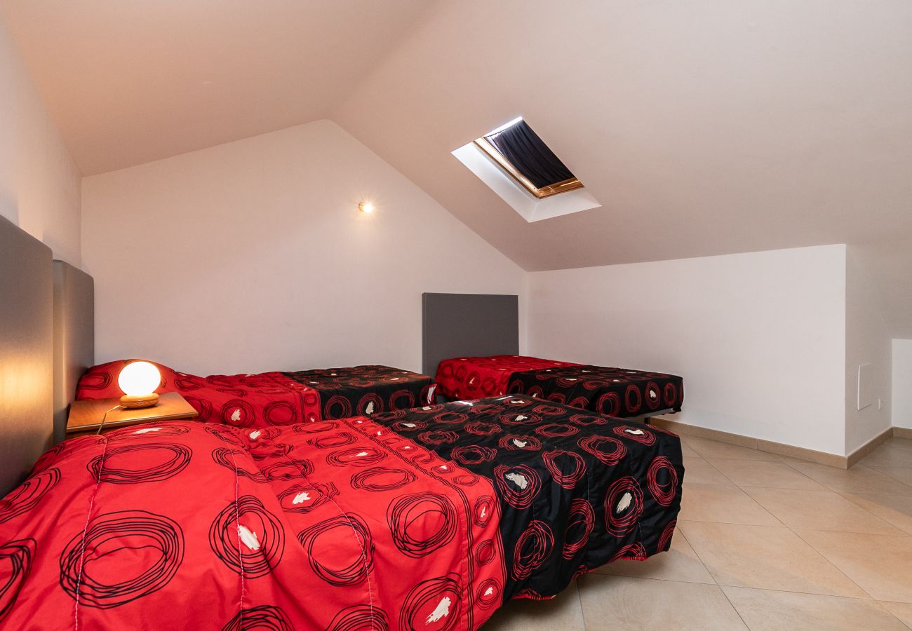 Casa adosada en Manta Rota - Villa de 3 dormitorios en condominio con piscina por AlgarveManta (3V3)