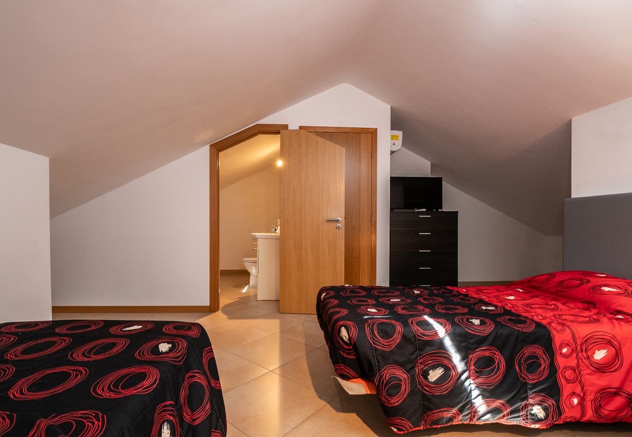 Casa adosada en Manta Rota - Villa de 3 dormitorios en condominio con piscina por AlgarveManta (3V3)