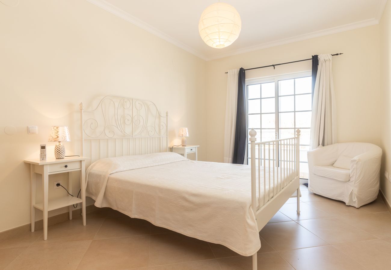 Casa adosada en Manta Rota - Villa de 4 dormitorios con patio by AlgarveManta (2V4)