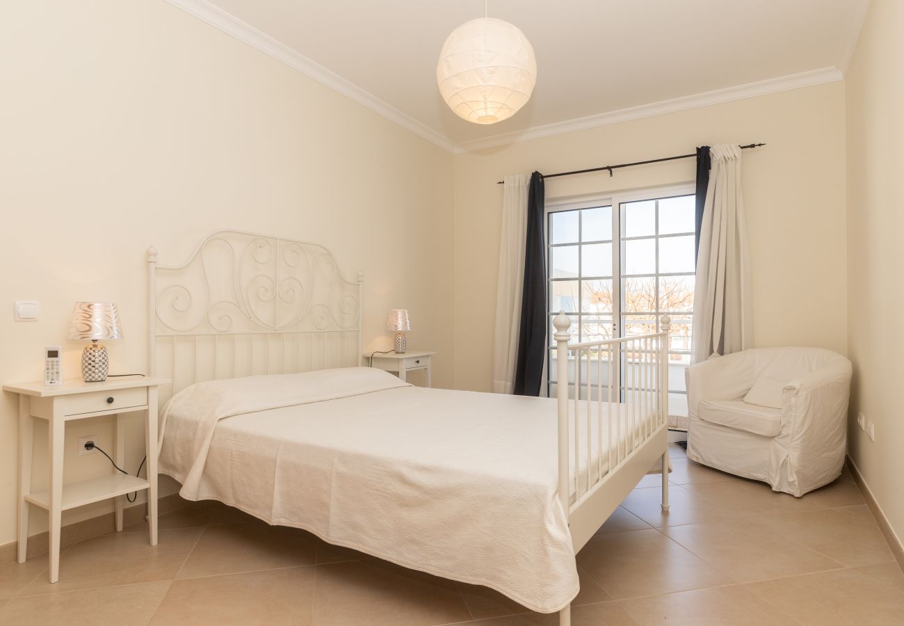 Casa adosada en Manta Rota - Villa de 4 dormitorios con patio by AlgarveManta (2V4)