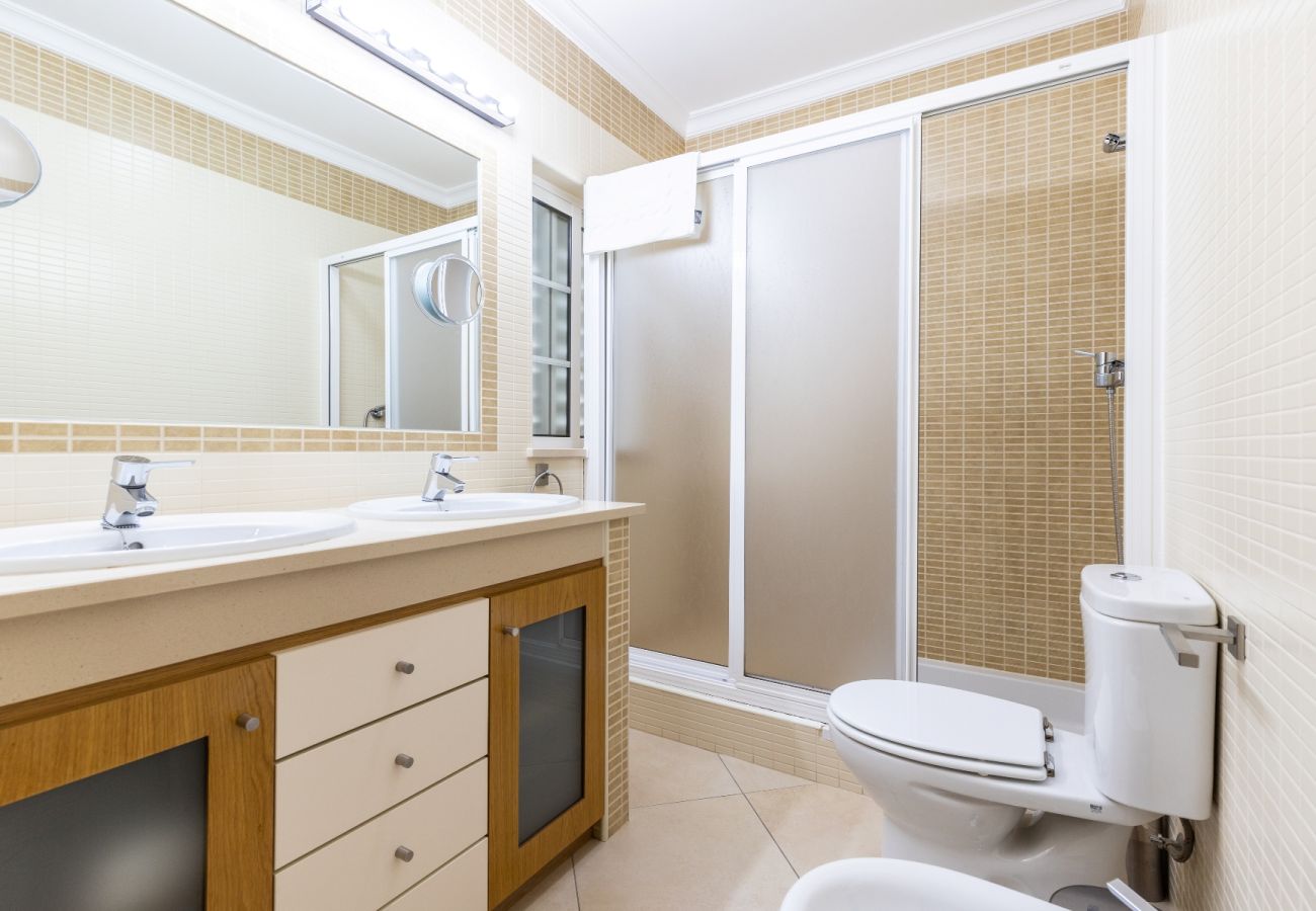 Casa adosada en Manta Rota - Villa de 3 dormitorios en condominio con piscina por AlgarveManta (19V3)