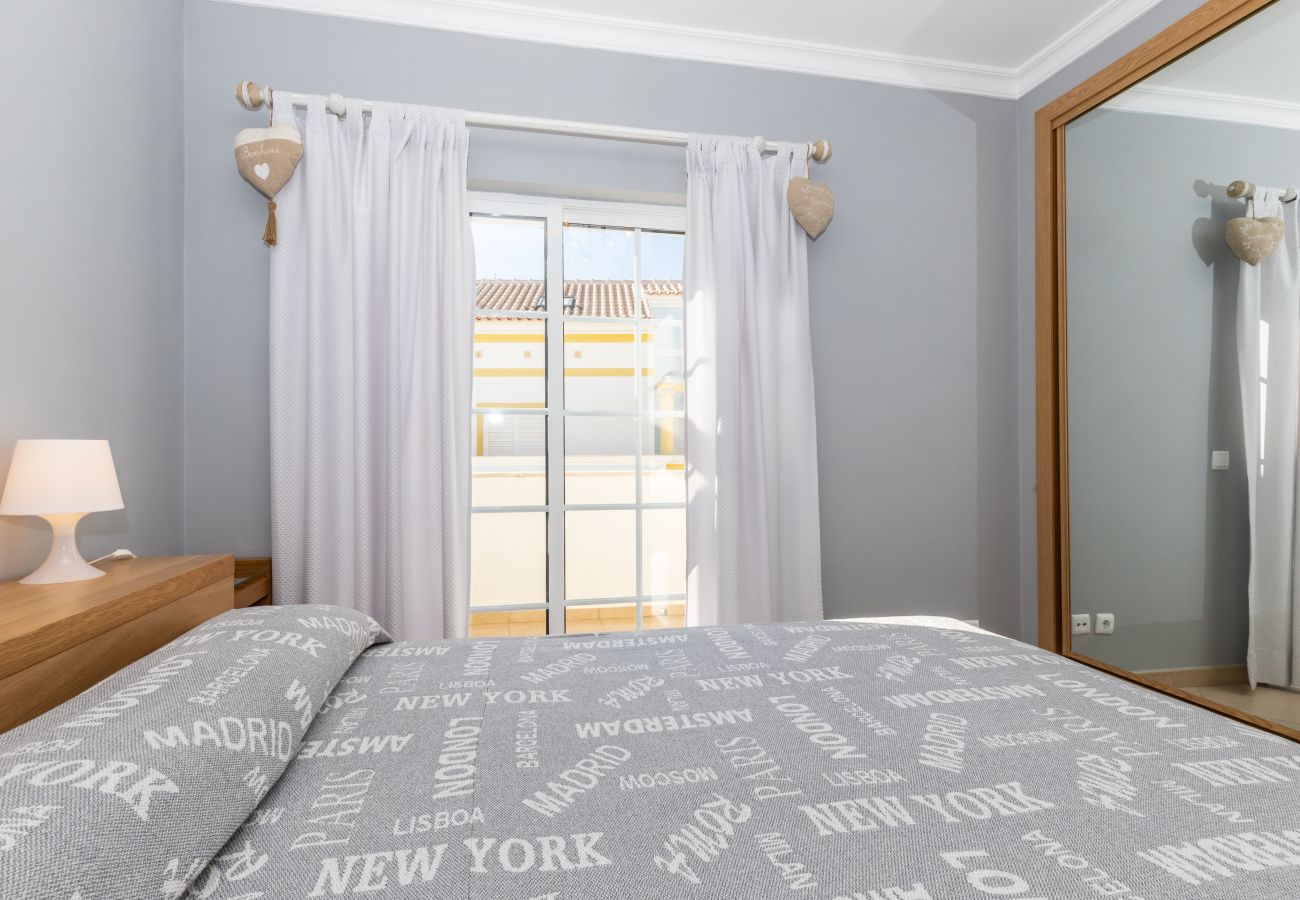 Casa adosada en Manta Rota - Villa de 3 dormitorios en condominio con piscina por AlgarveManta (19V3)