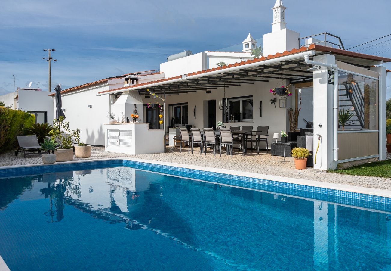 Villa en Altura - Villa con encanto y piscina privada (4V4)