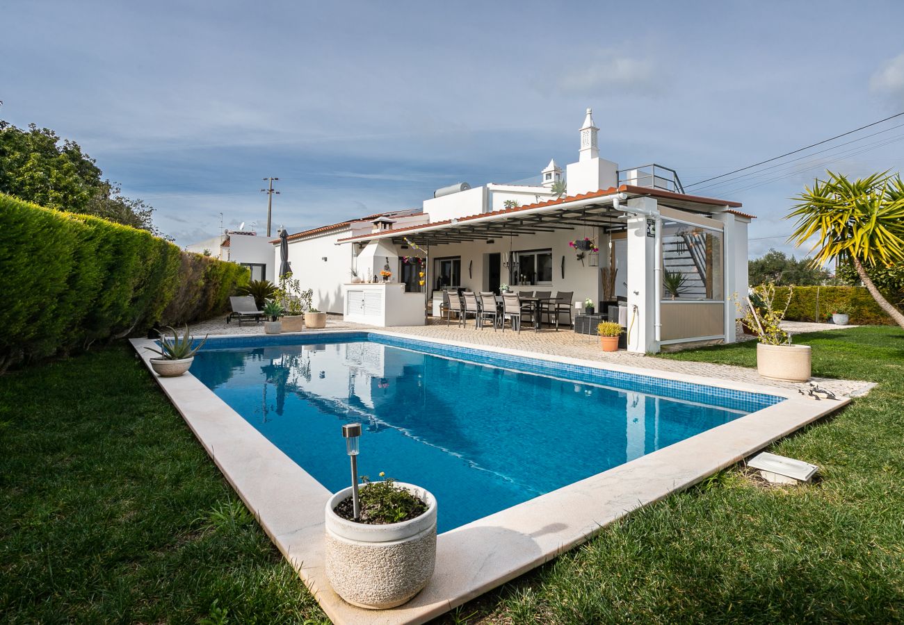 Villa en Altura - Villa con encanto y piscina privada (4V4)