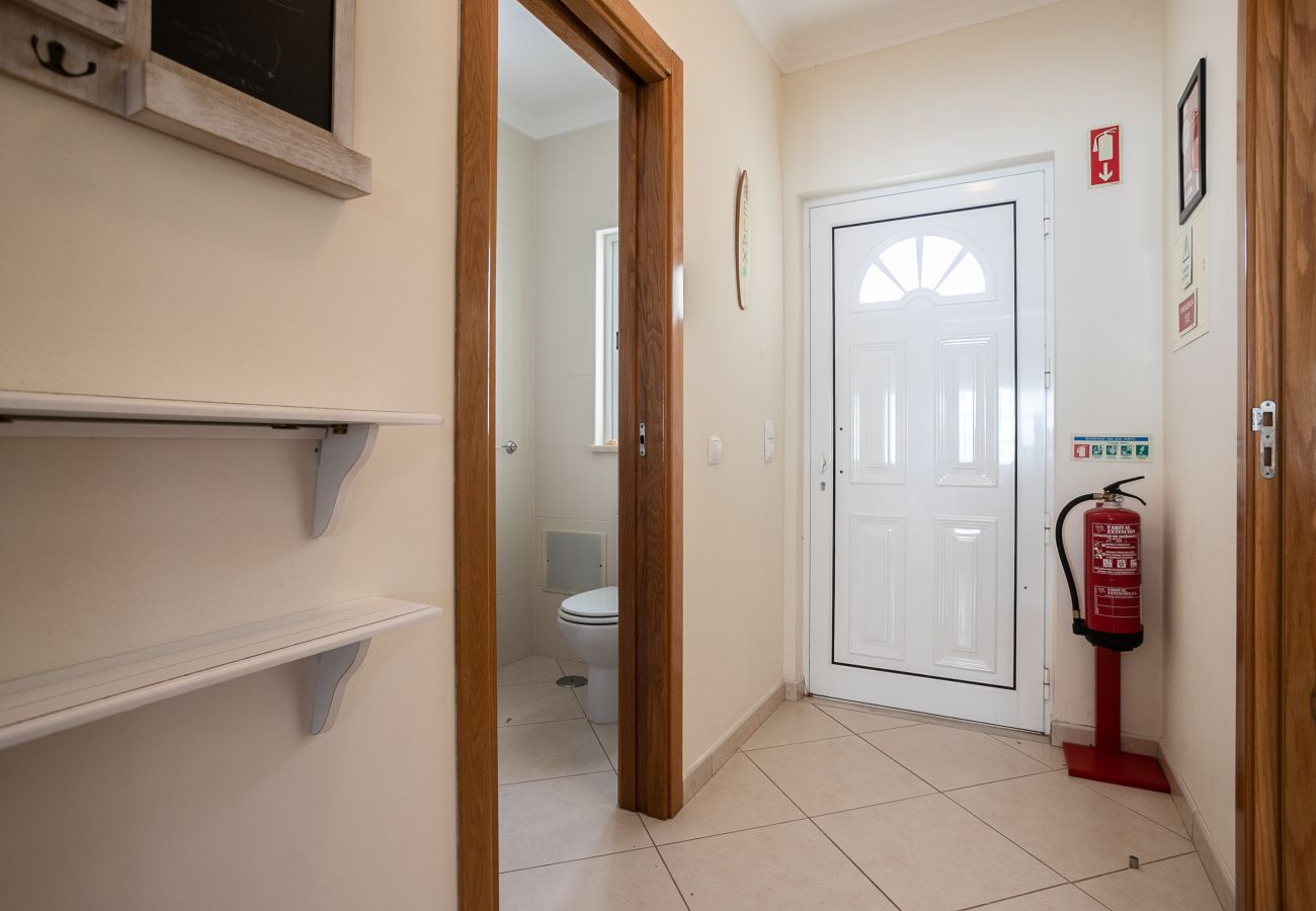 Villa en Manta Rota - Casa de 4 dormitorios con patio, barbacoa y aire acondicionado de AlgarveManta (11V4)