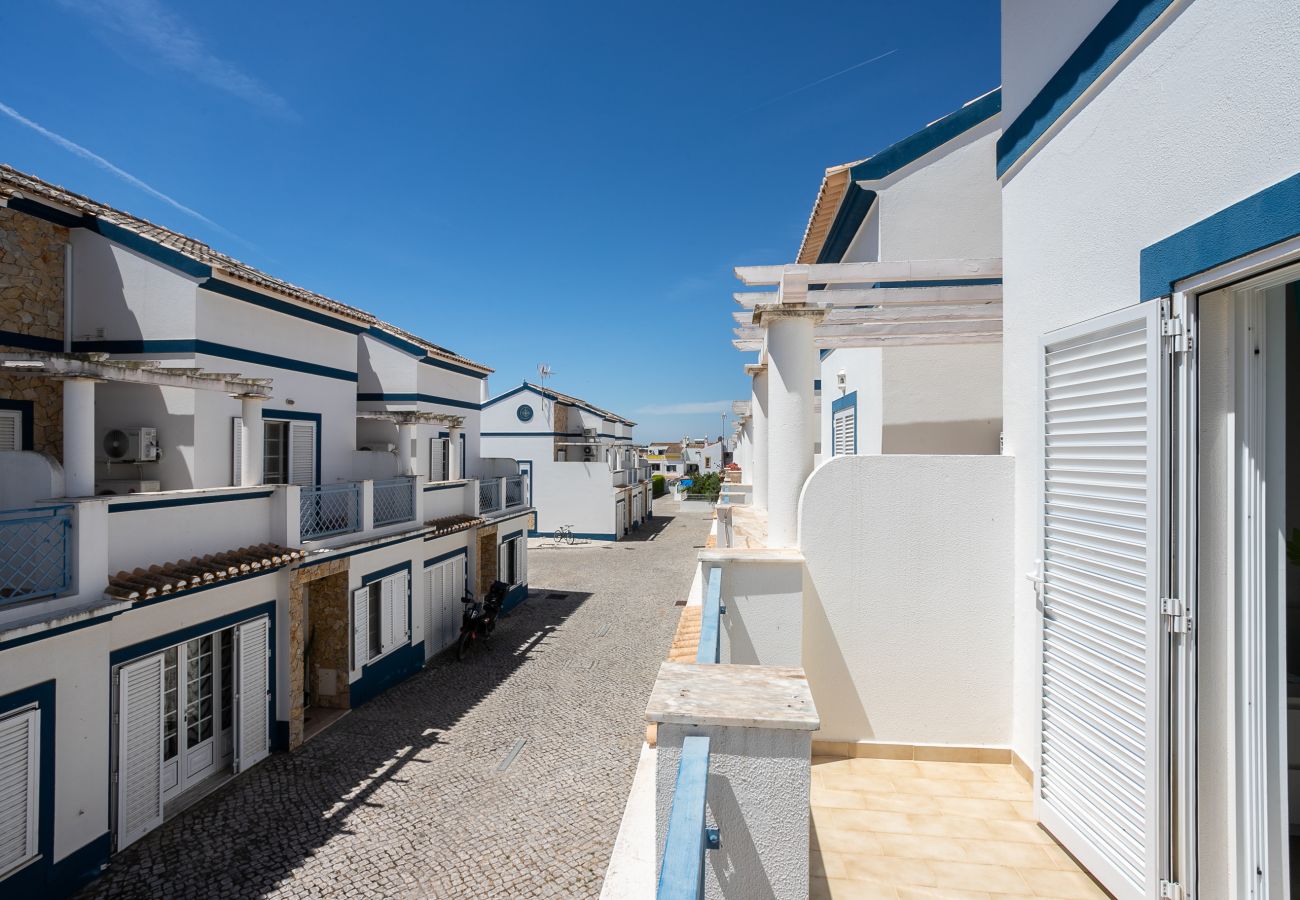 Résidence à Manta Rota - Villa de 3 chambres en copropriété avec piscine by AlgarveManta (12V3)
