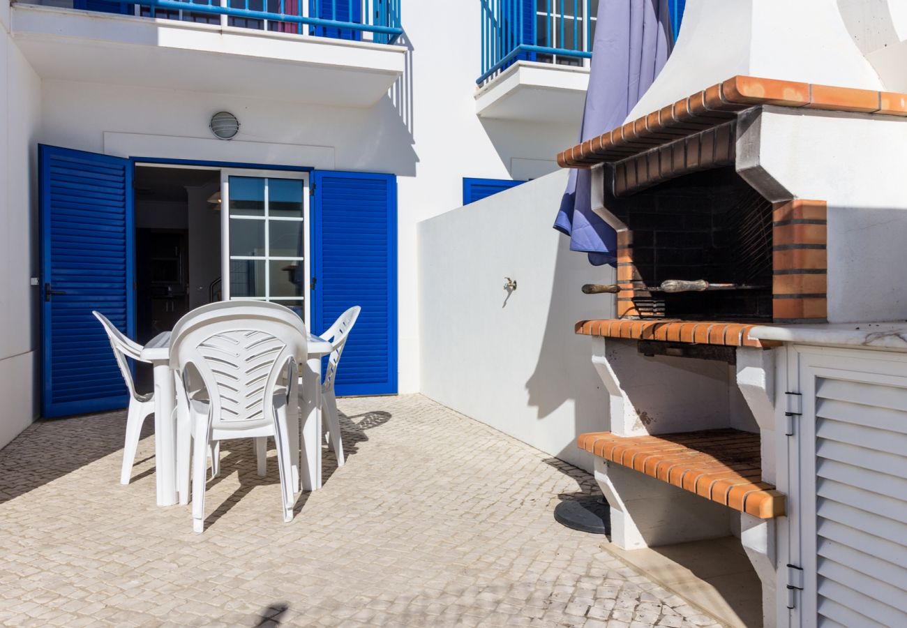 Maison mitoyenne à Manta Rota - Villa de 3 chambres sur la 1ère ligne de plage et Wi-FI by AlgarveManta (8V3)