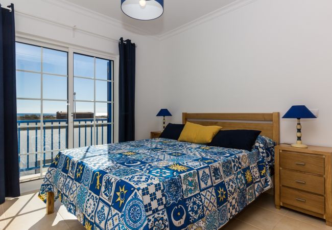 Maison mitoyenne à Manta Rota - Villa de 3 chambres sur la 1ère ligne de plage et Wi-Fi by AlgarveManta (21V3)