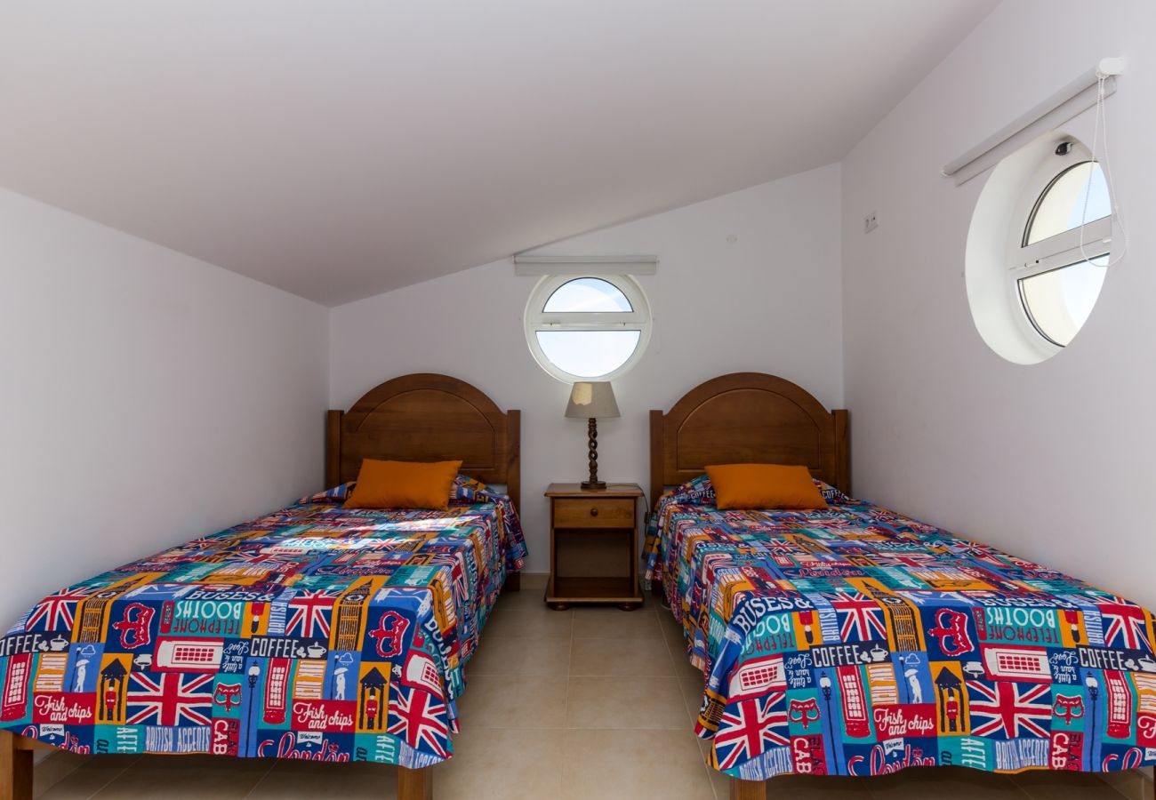 Maison mitoyenne à Manta Rota - Villa de 3 chambres sur la 1ère ligne de plage et Wi-Fi by AlgarveManta (21V3)