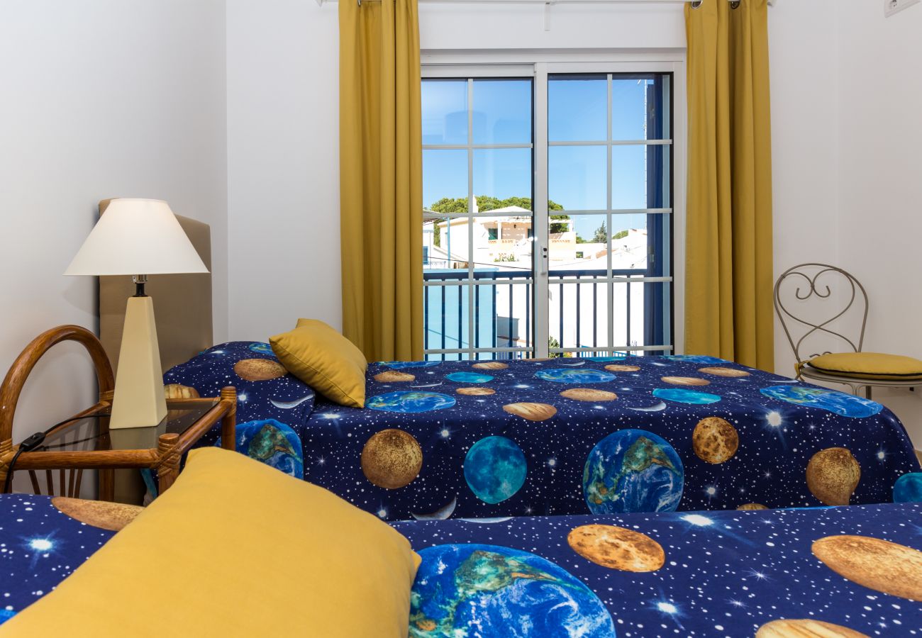 Maison mitoyenne à Manta Rota - Villa de 3 chambres sur la 1ère ligne de plage et Wi-Fi by AlgarveManta (21V3)