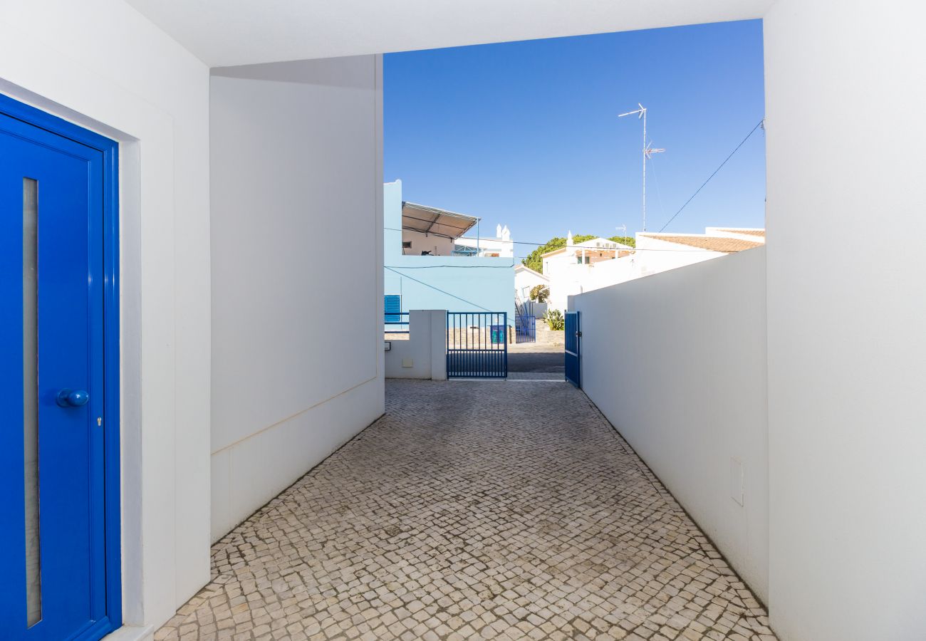 Maison mitoyenne à Manta Rota - Villa de 3 chambres sur la 1ère ligne de plage et Wi-Fi by AlgarveManta (21V3)