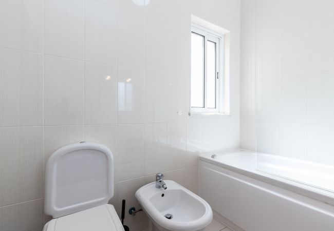 Maison à Manta Rota - Villa avec parking au centre du village by AlgarveManta (10V3) Maison à Manta Rota - Villa avec parking au centre du village by AlgarveManta (10V3)