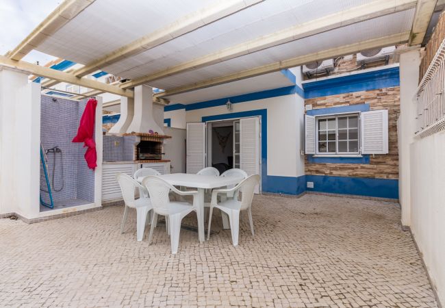 Maison à Manta Rota - Villa de 3 chambres avec piscine commune et WIFI by AlgarveManta (22V3) Maison à Manta Rota - Villa de 3 chambres avec piscine commune et WIFI by AlgarveManta (22V3)