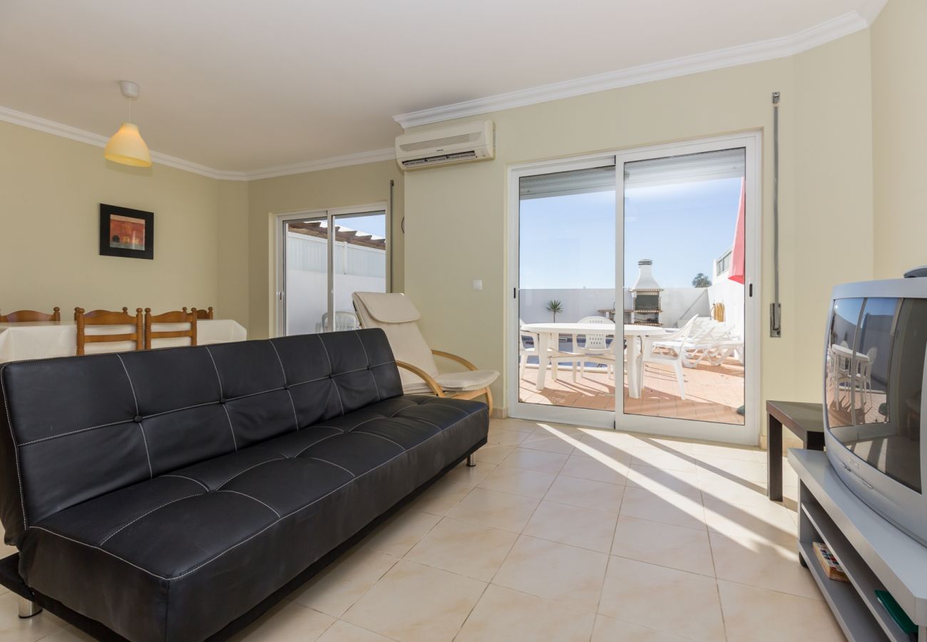 Maison mitoyenne à Manta Rota - Villa de 3 chambres avec piscine privée by AlgarveManta (27V3)