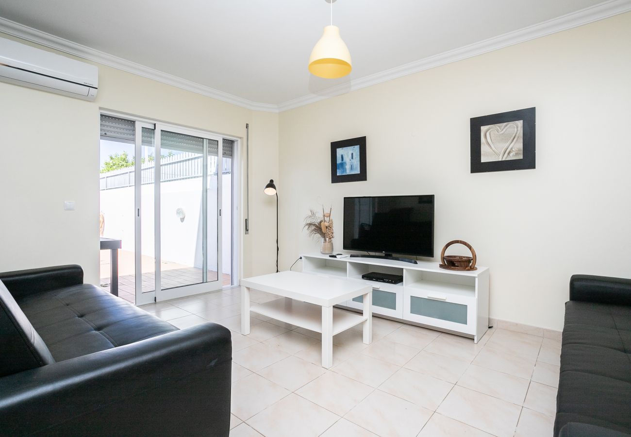 Maison mitoyenne à Manta Rota - Villa de 3 chambres avec piscine privée by AlgarveManta (27V3)