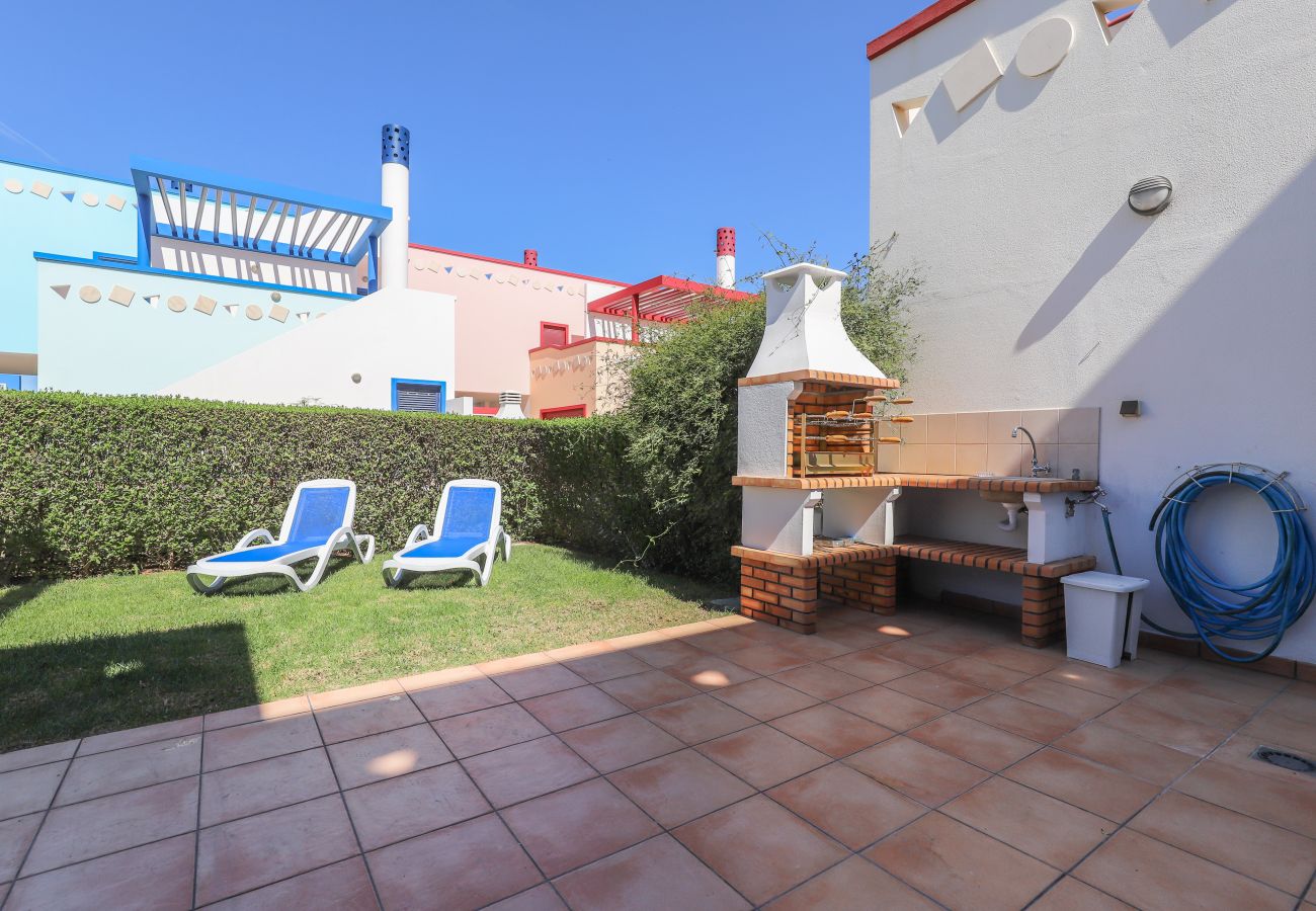 Résidence à Manta Rota - Maison en condominium avec piscine à 650m de la plage by AlgarveManta (51V3)
