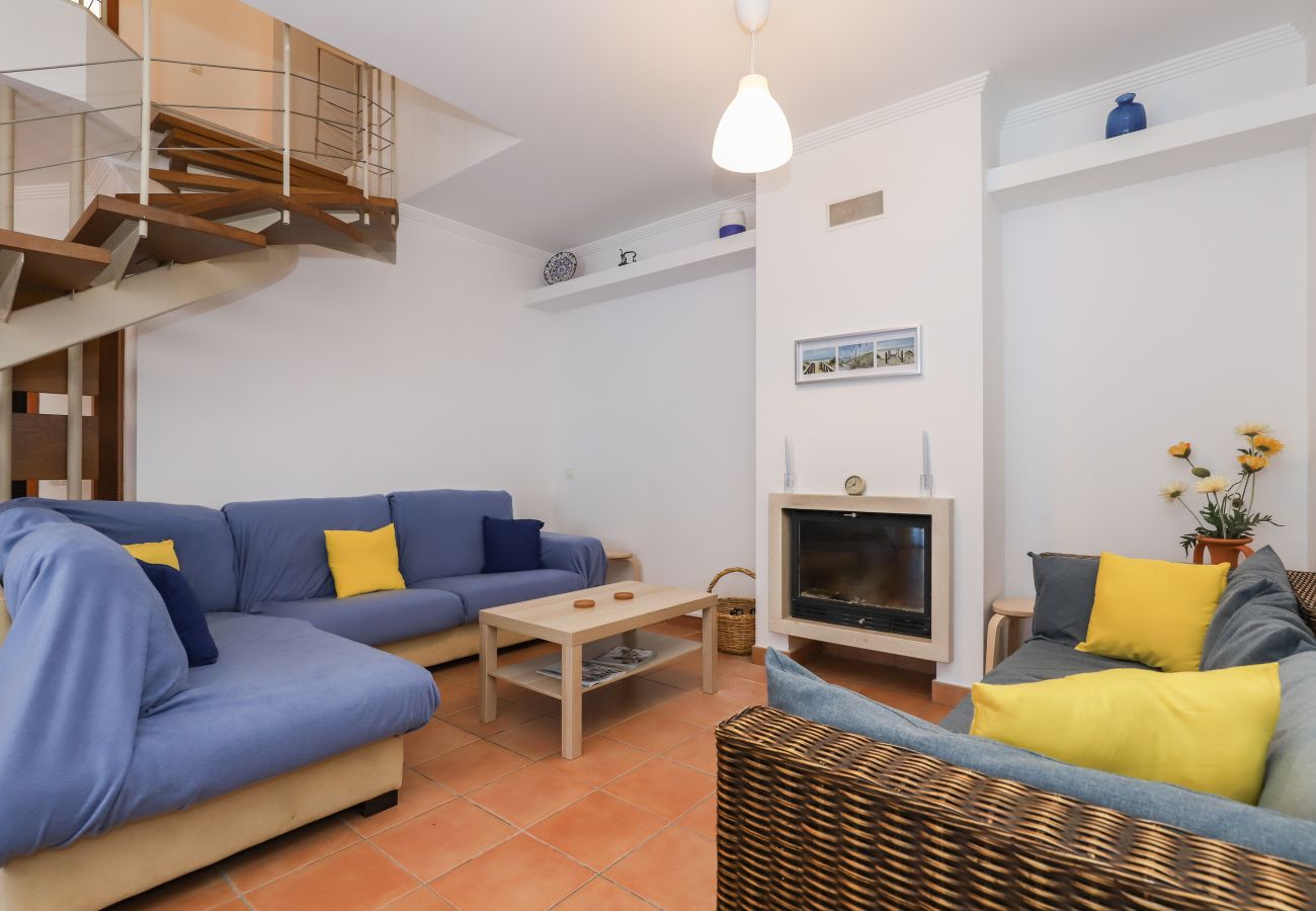 Résidence à Manta Rota - Maison en condominium avec piscine à 650m de la plage by AlgarveManta (51V3)