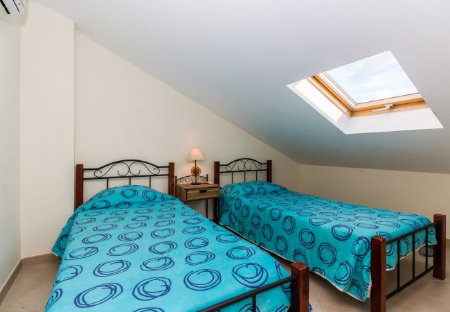 Maison mitoyenne à Manta Rota - Villa de 4 chambres avec patio by AlgarveManta (10V4) Maison mitoyenne à Manta Rota - Villa de 4 chambres avec patio by AlgarveManta (10V4)