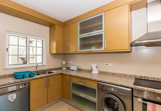 Maison mitoyenne à Manta Rota - Villa de 4 chambres avec patio by AlgarveManta (10V4) Maison mitoyenne à Manta Rota - Villa de 4 chambres avec patio by AlgarveManta (10V4)