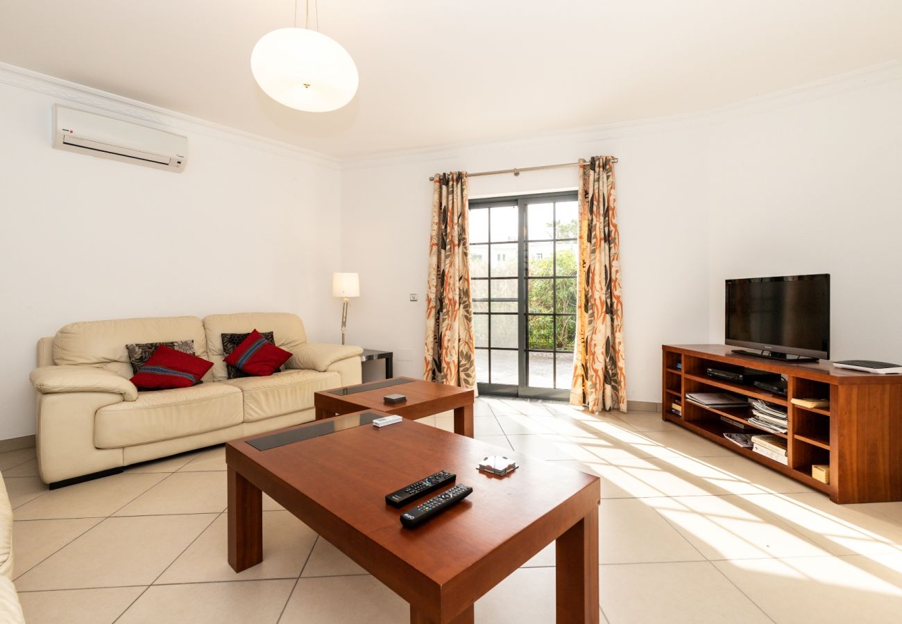 Maison à Manta Rota - Villa 3 chambres à 50m de la plage avec WI-FI by AlgarveManta (50V3)