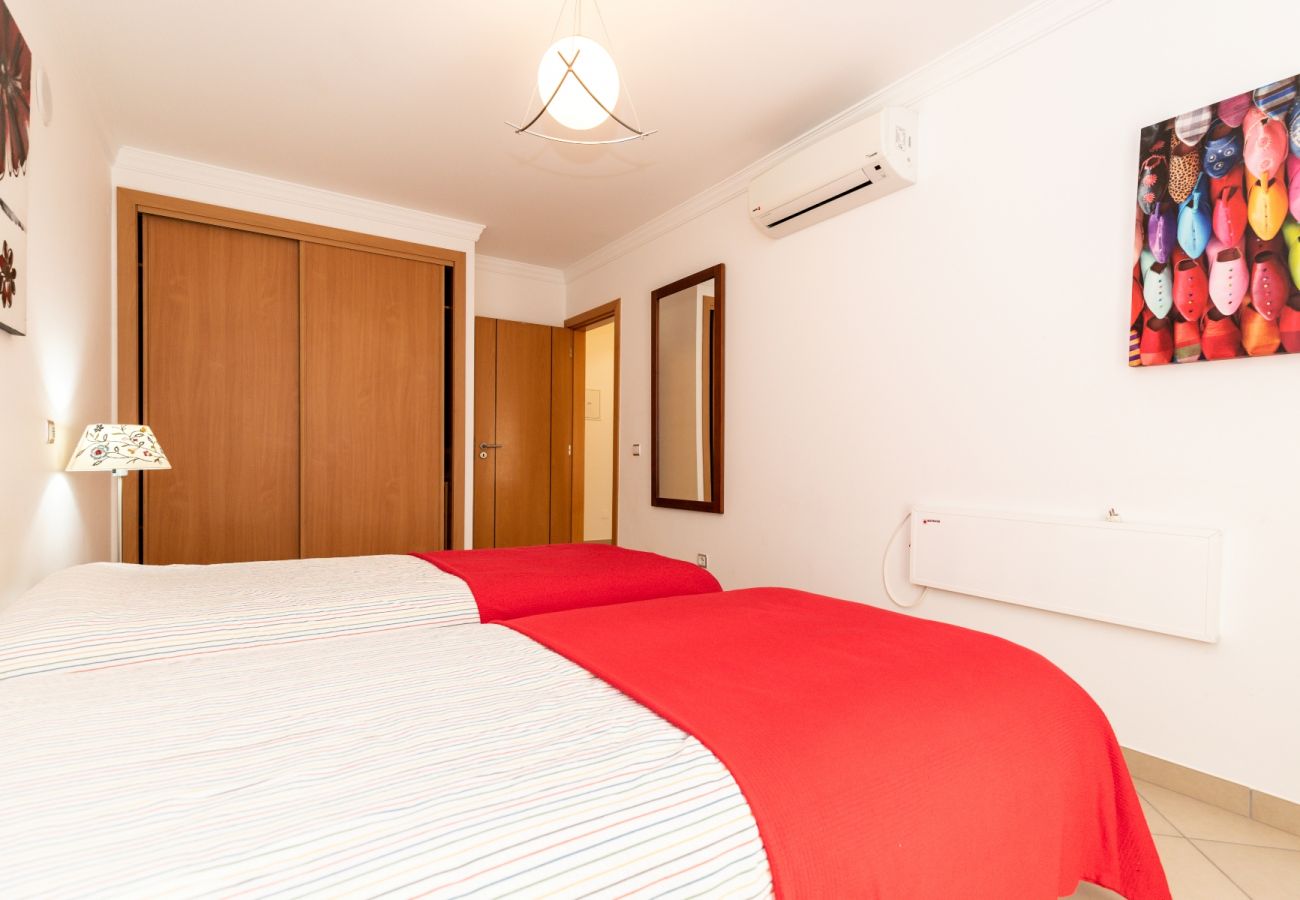 Maison à Manta Rota - Villa 3 chambres à 50m de la plage avec WI-FI by AlgarveManta (50V3)