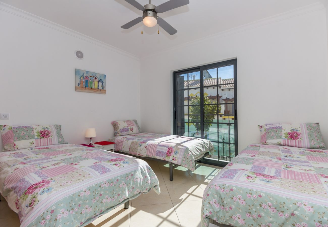 Résidence à Manta Rota - Villa de 3 chambres avec piscine commune by AlgarveManta (1V3)