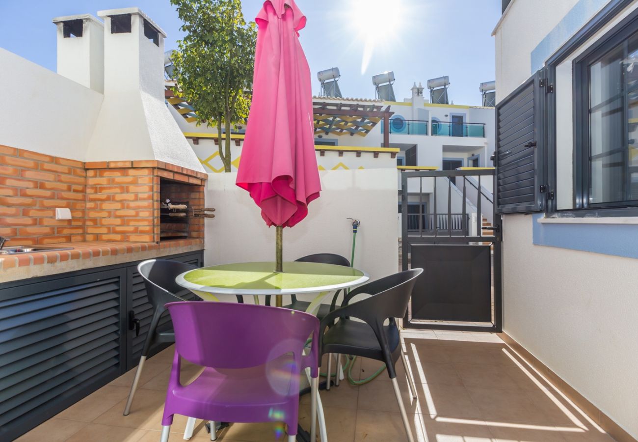 Résidence à Manta Rota - Villa de 3 chambres avec piscine commune by AlgarveManta (1V3)