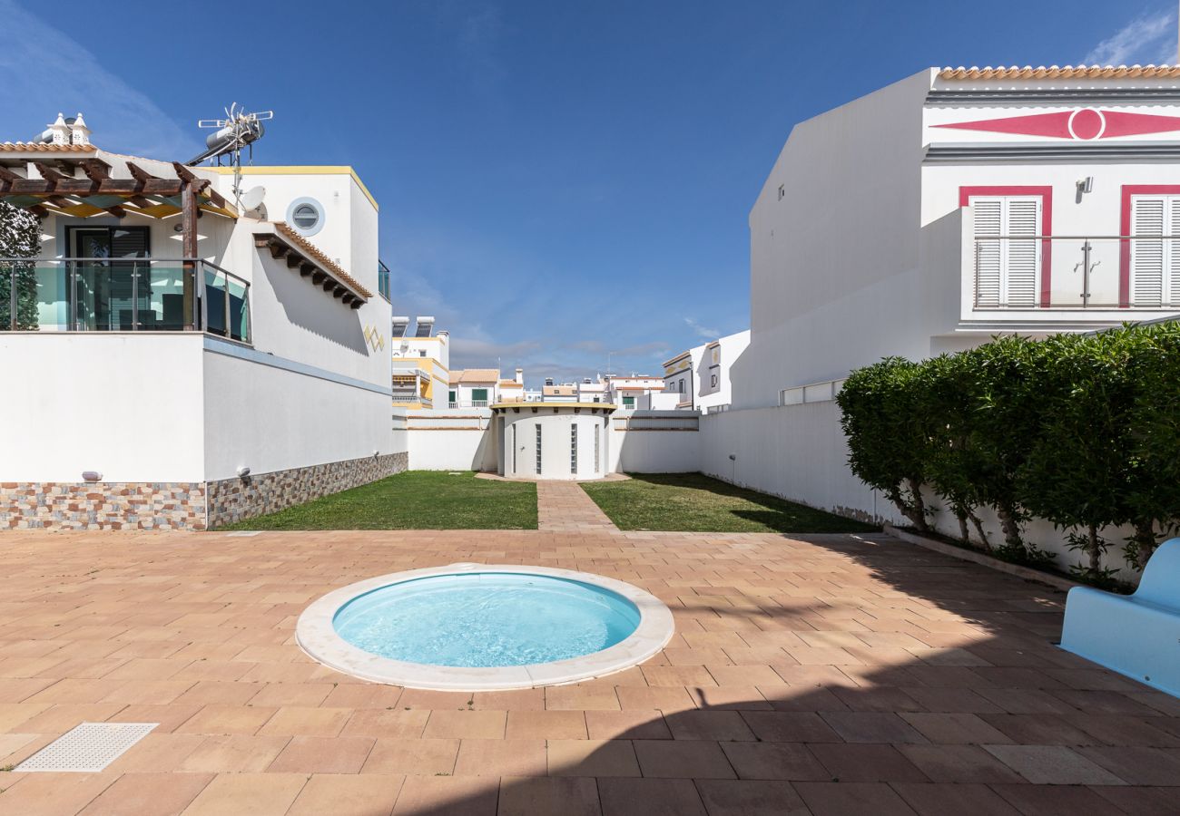 Résidence à Manta Rota - Villa de 3 chambres avec piscine commune by AlgarveManta (1V3)