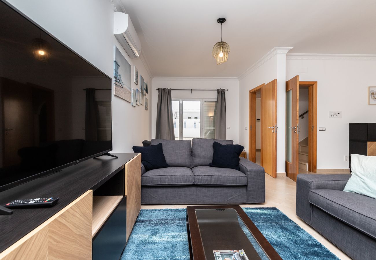 Résidence à Manta Rota - Villa de 4 chambres en copropriété avec piscine et WIFI by AlgarveManta (8V4)
