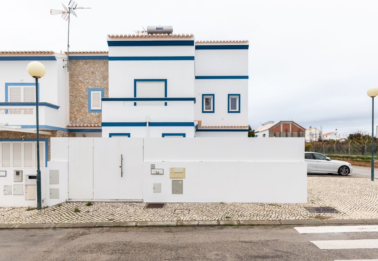 Maison à Manta Rota - Villa de 3 chambres avec piscine privée par AlgarveManta (4V3)